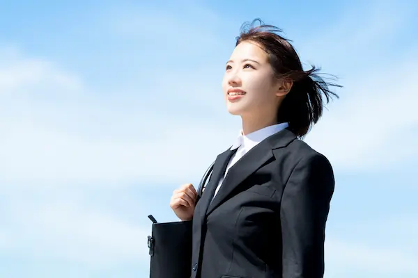 高卒女性におすすめの転職先10選｜安定・正社員・長く働ける仕事を選ぶなら