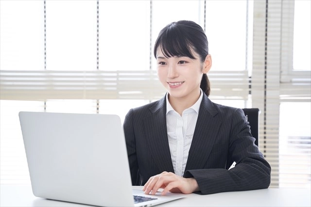 【20代高卒女性の平均年収は？収入UPのために今からできること】
