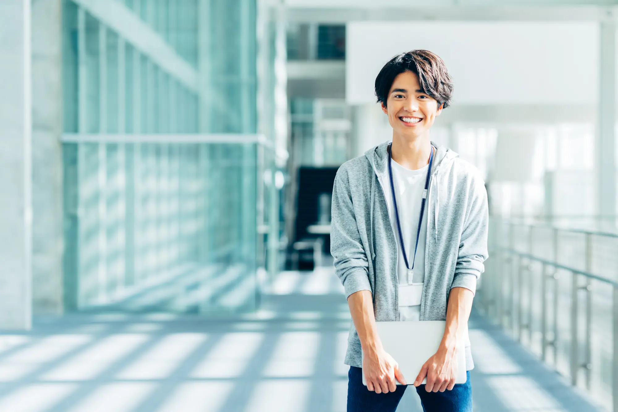 【高卒男性の年収相場と年収アップのリアルな道のり｜20代で年収500万超えは可能？】