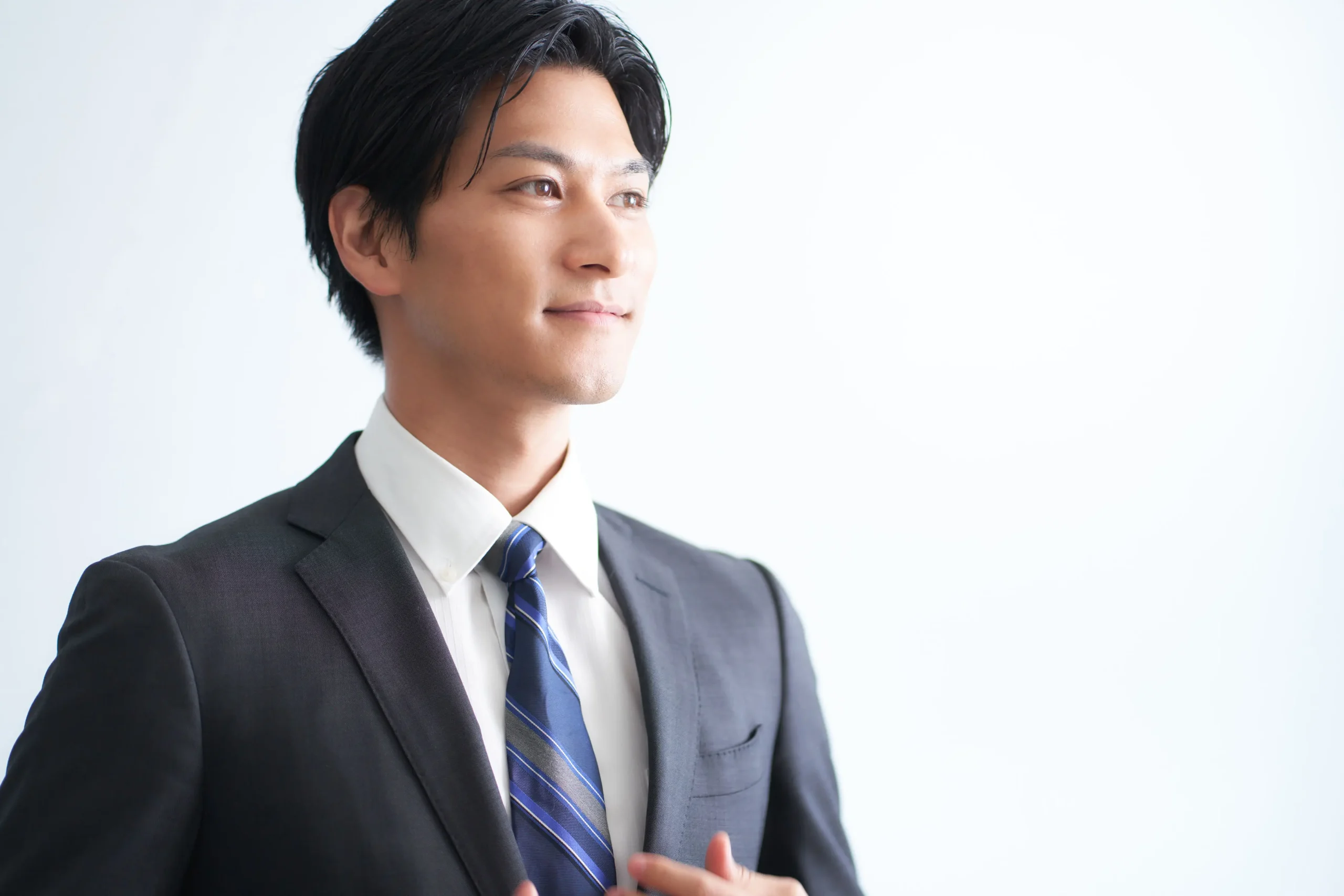 【高卒20代男性が年収300万→600万を実現する転職とスキルアップの戦略】