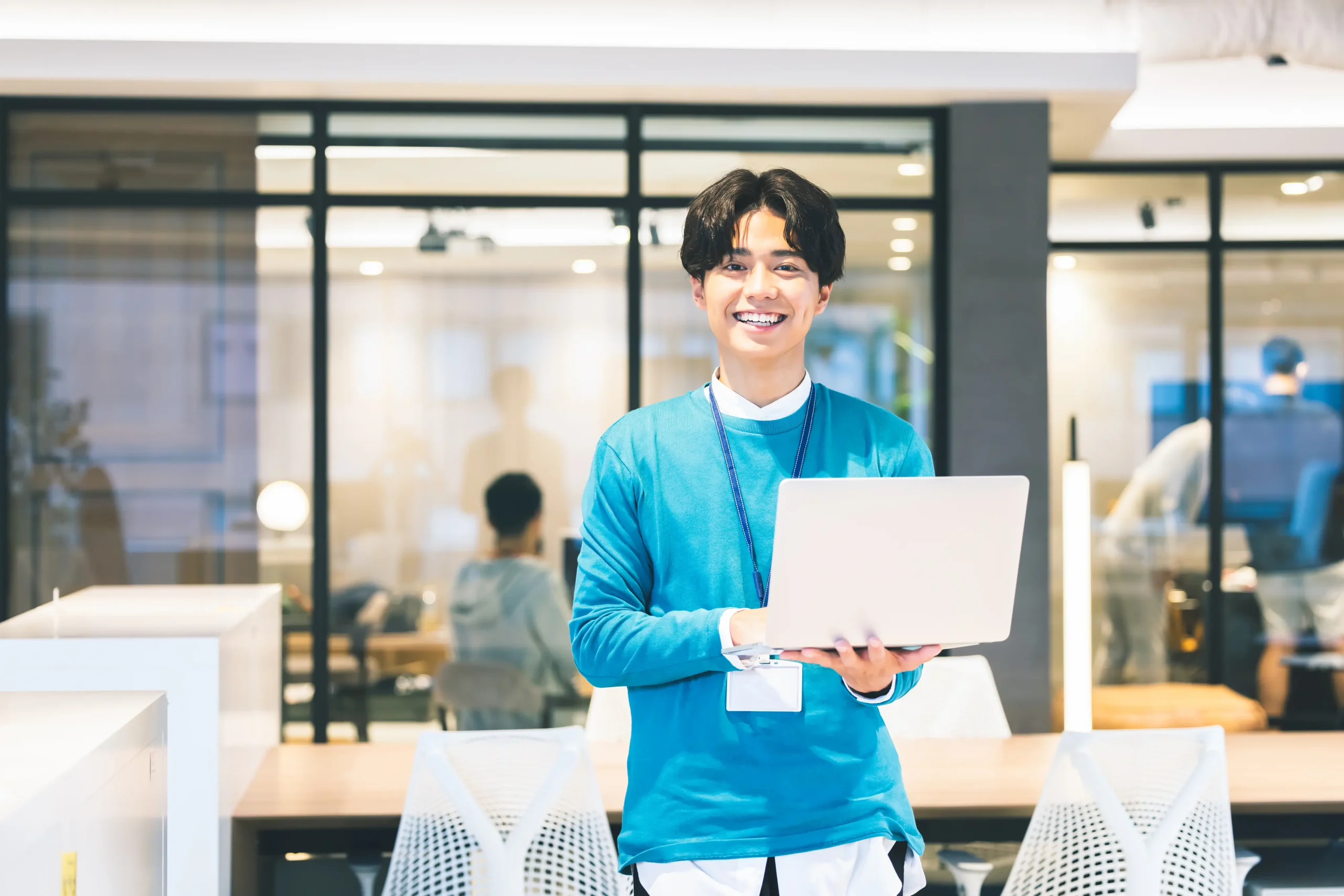 工場勤務の悩みを解決！高卒・未経験からIT転職で人生を変える方法