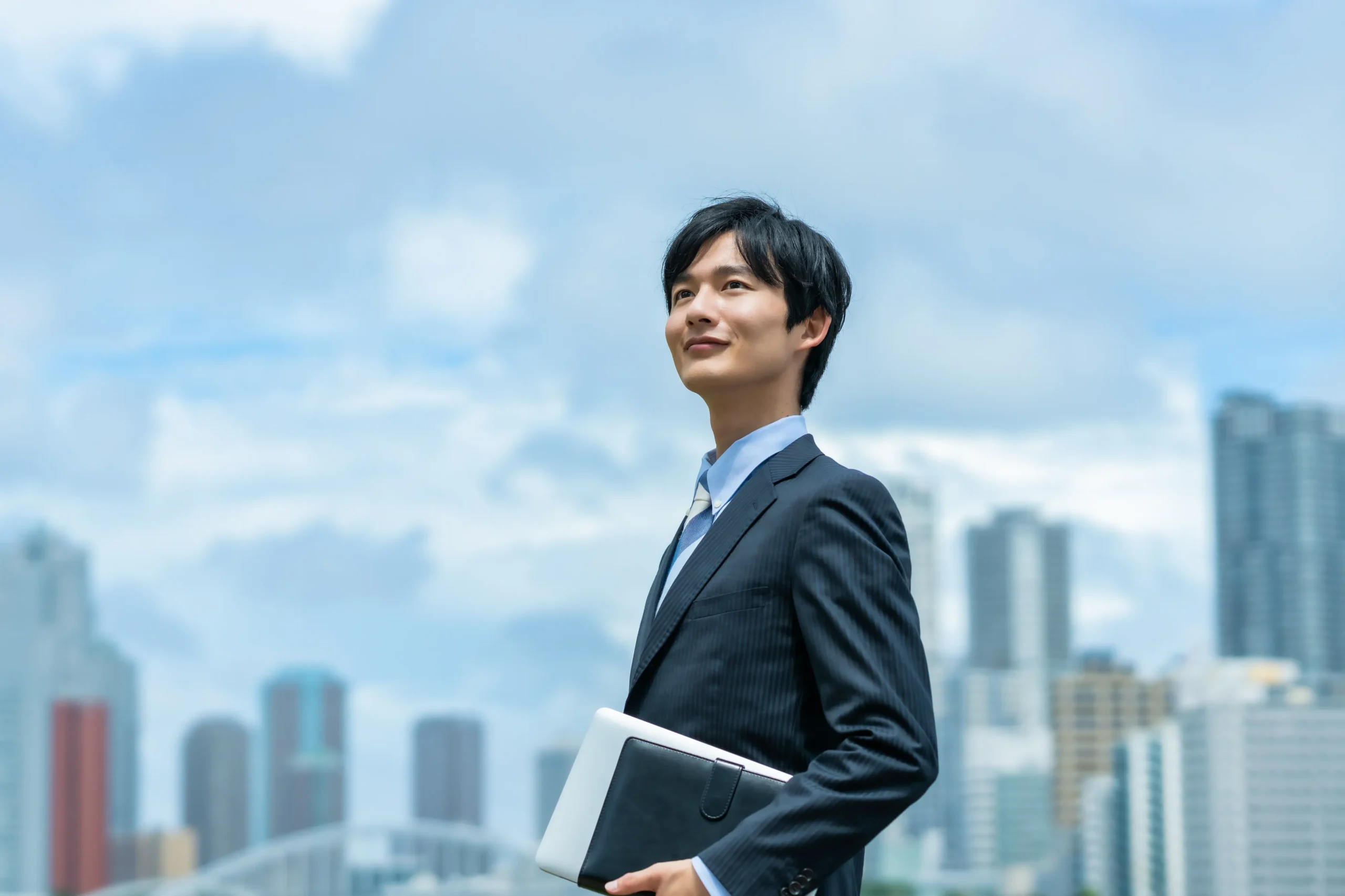 20代で年収600万円を目指す難易度と現実的な方法【未経験・高卒もOK】